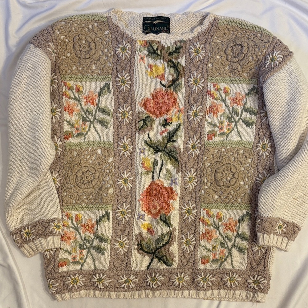 Vintage Cullinane Rose Floral Handknit Beige Grandma Sweater Crochet Squares